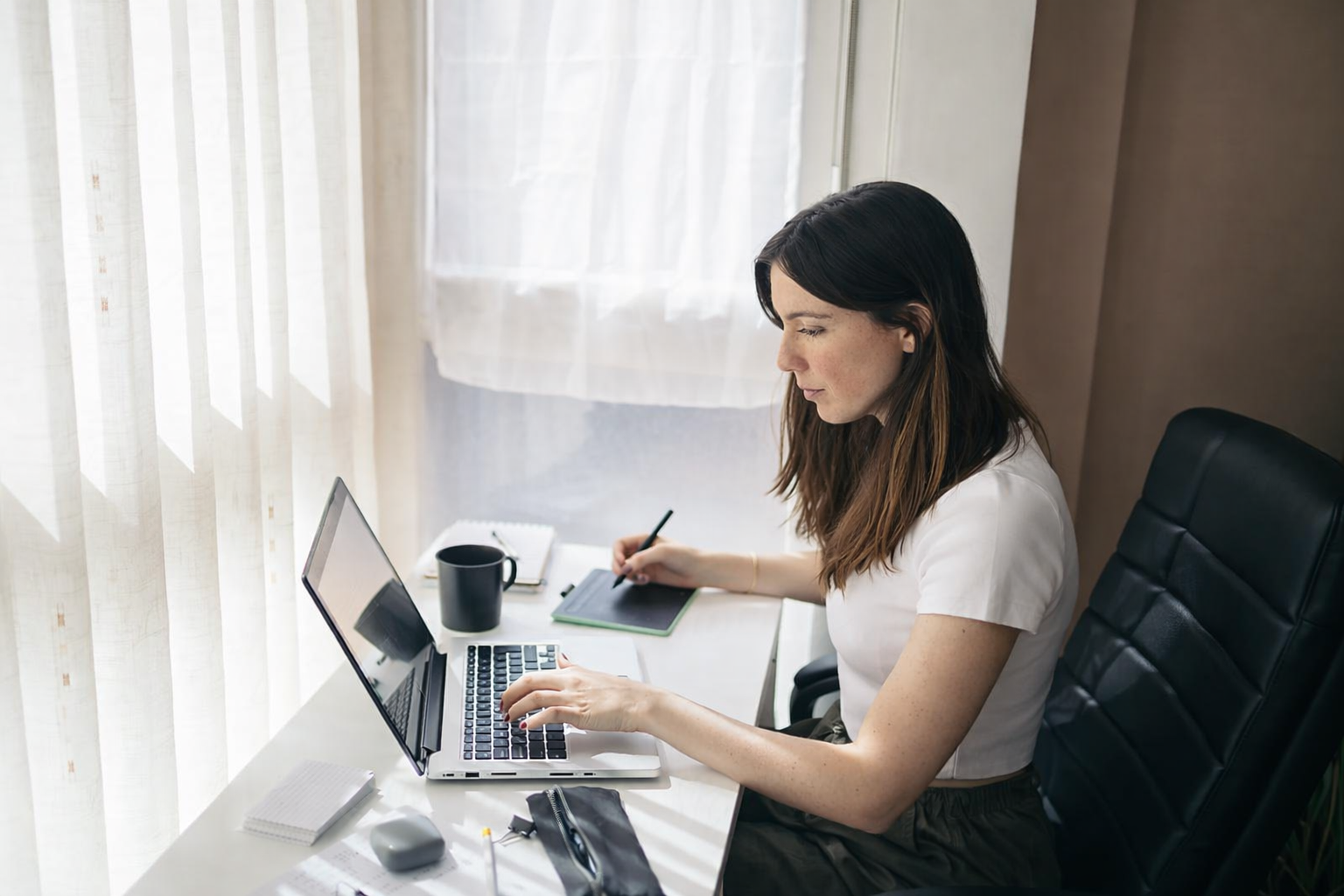 Building consultant on a video call with a customer